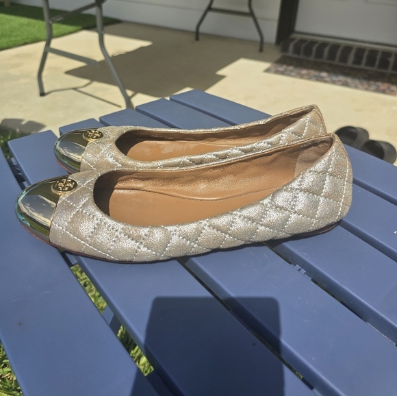 Tory Burch Women's Kaitlin Quilted Metallic Ballet Flats Size  9.5M Silver/Gold - Picture 12 of 16